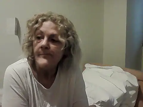 housewife shantie online show from March 2026 06:43:02 AM