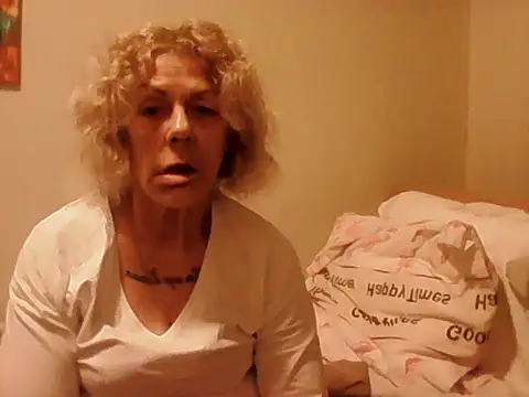 housewife shantie online show from March 2026 07:52:02 PM