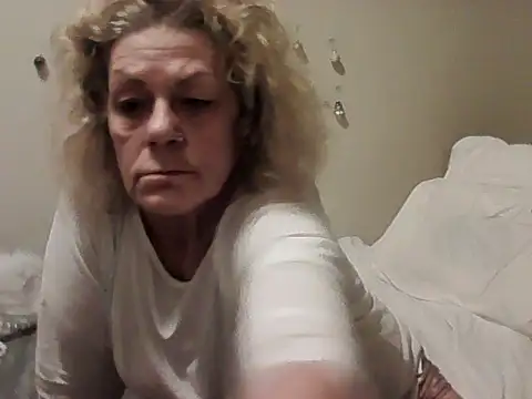 housewife shantie online show from November 2025 07:14:02 PM