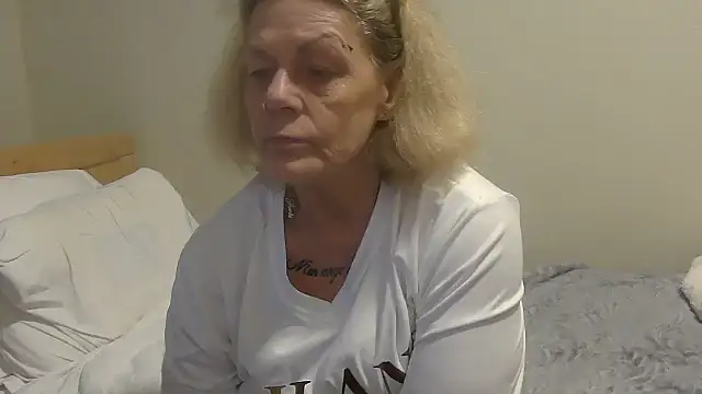 housewife shantie online show from October 2025 10:23:02 AM