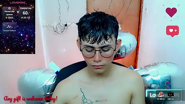 Snapshot of tanjiro_cute chatting on October 2025 10:23:02 AM tanjiro cute online show from October 2025 10:23:02 AM