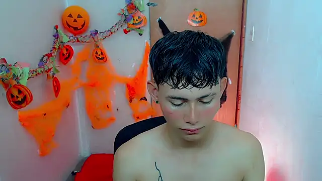 Snapshot of tanjiro_cute chatting on November 2025 10:08:02 AM tanjiro cute online show from November 2025 10:08:02 AM