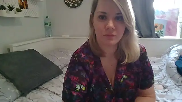 Snapshot of peach_x_powergirl chatting on December 2024 10:43:02 AM peach x powergirl online show from December 2024 10:43:02 AM