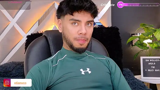 Tommidubois online show from December 2025 04:00:01 AM