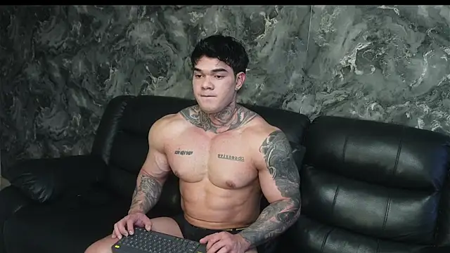 Justin Clark online show from October 2025 10:44:01 PM