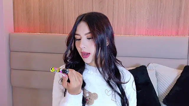 Snapshot of EymiCuper chatting on November 2025 09:15:02 PM EymiCuper online show from November 2025 09:15:02 PM