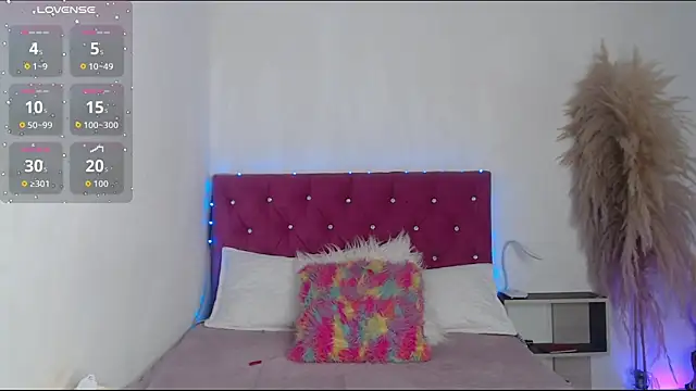 alinakiss online show from November 2025 06:24:02 PM