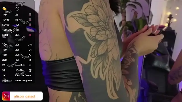 Alisson Wynter online show from December 2025 04:27:01 AM