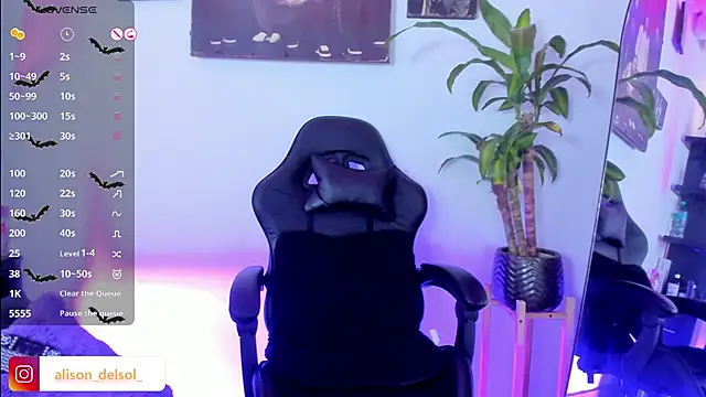 Alisson Wynter online show from October 2025 04:20:02 AM