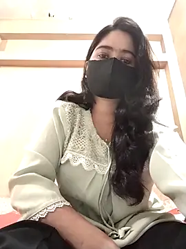 Magical Girl- online show from November 2025 03:28:02 AM