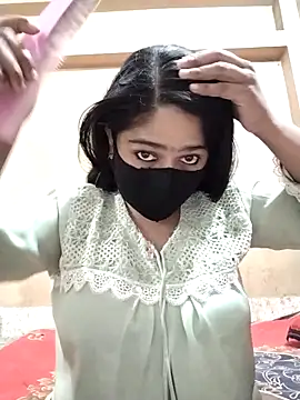 Snapshot of Magical_Girl- chatting on January 2026 04:06:02 AM Magical Girl- online show from January 2026 04:06:02 AM