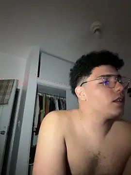 yosiiangell0311 online show from December 2024 08:16:02 AM