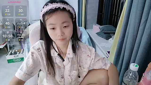 Snapshot of Lena-yyds chatting on October 2025 04:54:02 PM Lena-yyds online show from October 2025 04:54:02 PM