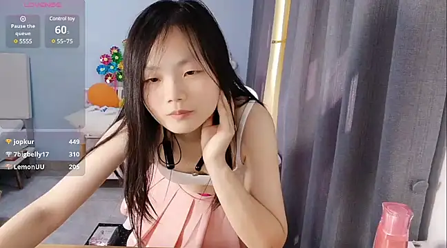 Snapshot of Lena-yyds chatting on March 2025 02:30:02 AM Lena-yyds online show from March 2025 02:30:02 AM