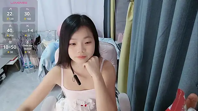 Snapshot of Lena-yyds chatting on October 2025 02:07:01 PM Lena-yyds online show from October 2025 02:07:01 PM