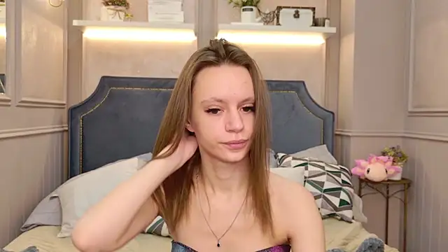 RebeccaMartons online show from March 2025 08:44:02 PM