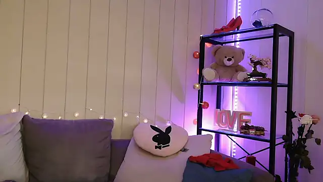 Lyscoquine online show from January 2026 12:45:01 PM