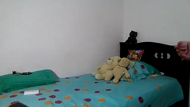 Snapshot of CELESSTESeductora chatting on October 2025 12:27:01 PM CELESSTESeductora online show from October 2025 12:27:01 PM