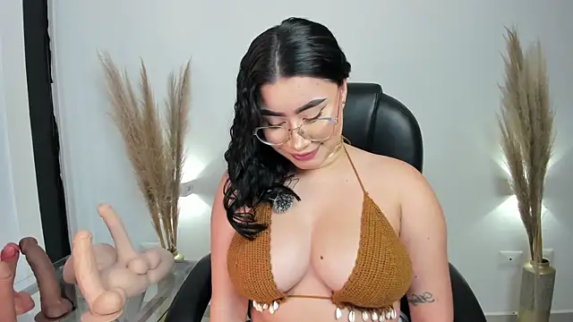 leylaclintonxx online show from March 2025 10:11:01 PM