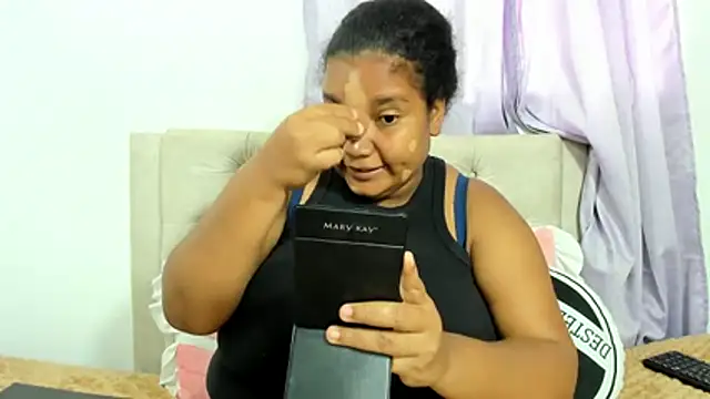 Snapshot of macarenaawills chatting on February 2026 01:01:01 PM macarenaawills online show from February 2026 01:01:01 PM