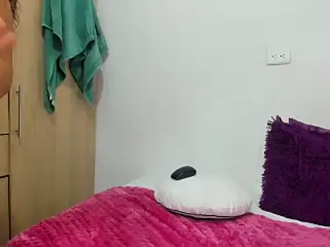 Snapshot of macarenaawills chatting on March 2025 06:53:02 PM macarenaawills online show from March 2025 06:53:02 PM