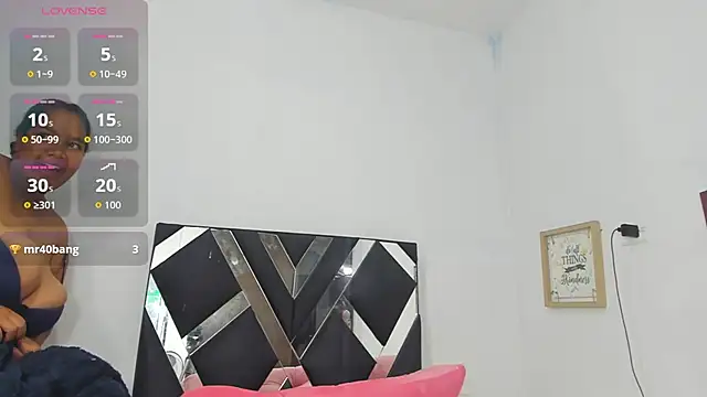 Snapshot of macarenaawills chatting on September 2025 02:01:02 PM macarenaawills online show from September 2025 02:01:02 PM