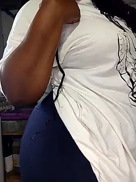 curvyloneah75 online show from April 2026 09:14:02 AM