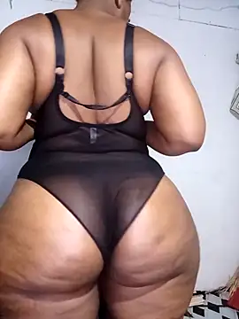 curvyloneah75 online show from December 2025 04:33:02 AM