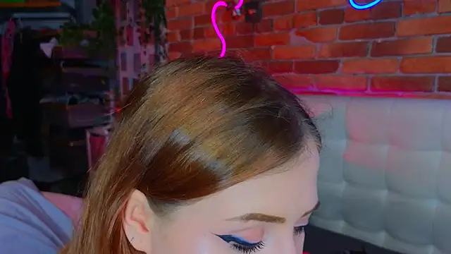 Snapshot of LinaQik chatting on March 2025 08:49:01 PM LinaQik online show from March 2025 08:49:01 PM