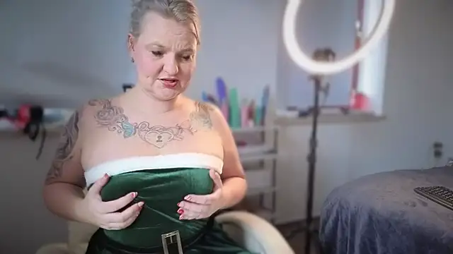 Inked blondi online show from December 2025 01:14:02 PM