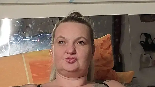 Inked blondi online show from October 2025 02:01:01 AM