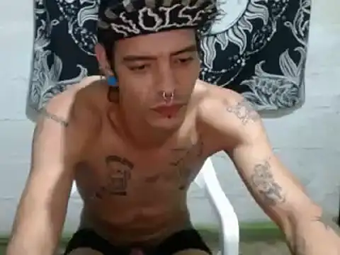 tayler punk noise online show from December 2024 11:17:01 PM