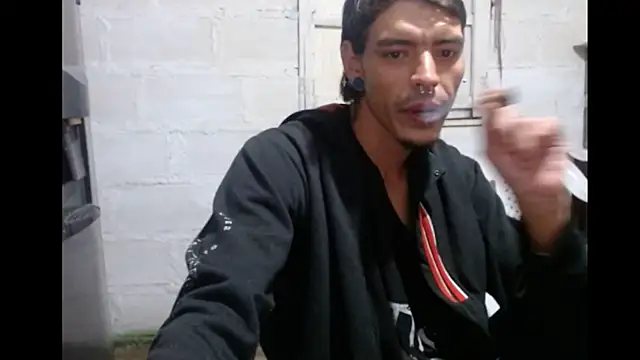 tayler punk noise online show from February 2025 02:14:01 AM