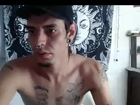 tayler punk noise online show from December 2024 04:59:02 PM