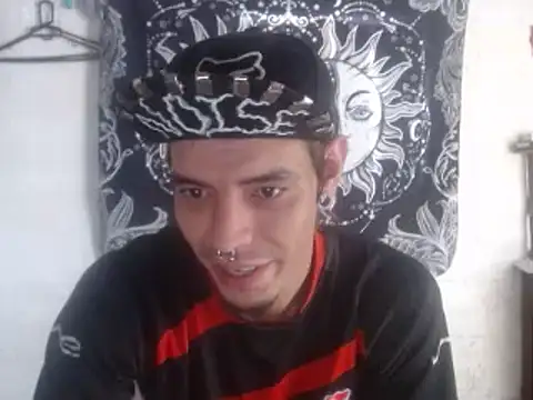 tayler punk noise online show from December 2024 02:39:01 PM