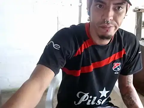 tayler punk noise online show from December 2024 03:42:02 PM