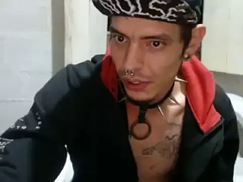 tayler punk noise online show from December 2024 11:33:02 PM