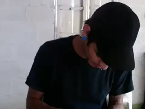 tayler punk noise online show from December 2024 10:05:01 PM