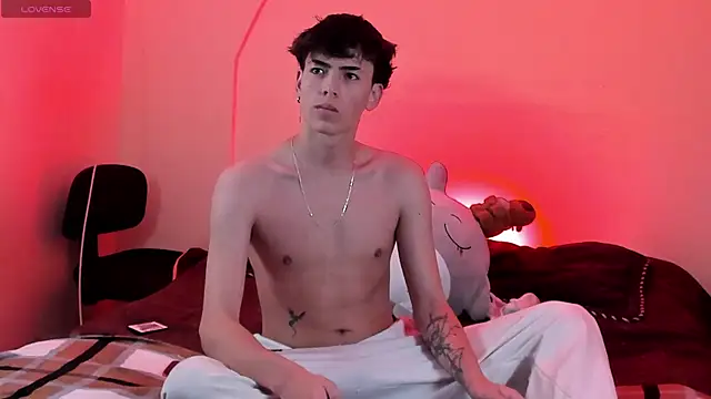 Snapshot of MattiDeLuca chatting on October 2025 11:57:02 AM MattiDeLuca online show from October 2025 11:57:02 AM