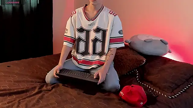 Snapshot of MattiDeLuca chatting on October 2025 01:23:02 PM MattiDeLuca online show from October 2025 01:23:02 PM