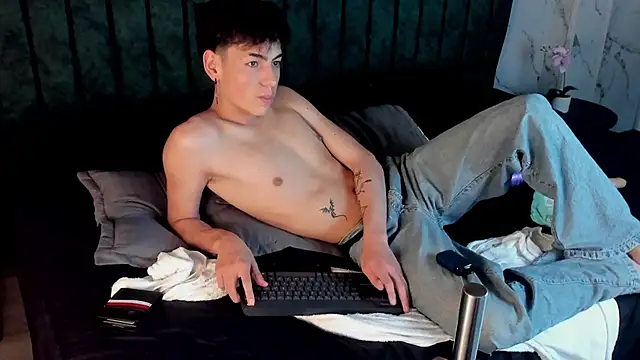 Snapshot of MattiDeLuca chatting on February 2025 09:42:01 PM MattiDeLuca online show from February 2025 09:42:01 PM