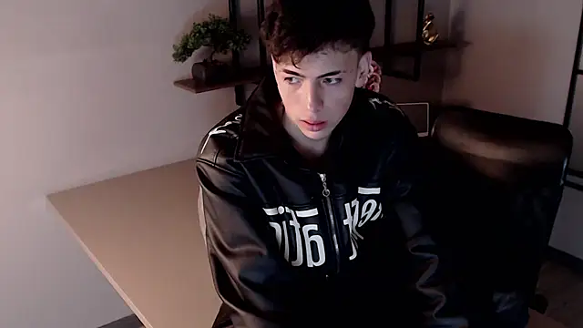 Snapshot of MattiDeLuca chatting on February 2025 05:53:02 PM MattiDeLuca online show from February 2025 05:53:02 PM