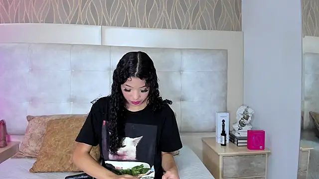 ChantalHans online show from April 2026 10:27:02 PM