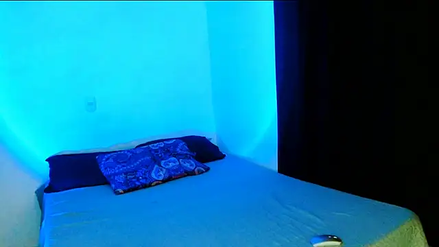 DollCam   online show from October 2025 11:26:02 PM