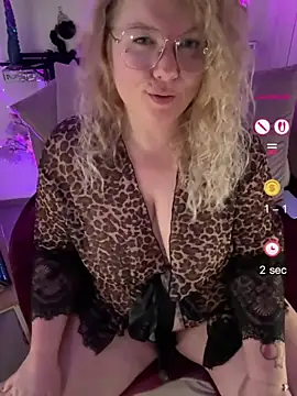 CurvyAnonymousGirl89 online show from June 2026 07:40:02 PM