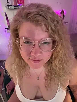 CurvyAnonymousGirl89 online show from April 2026 06:04:01 AM