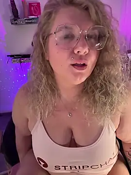 CurvyAnonymousGirl89 online show from March 2026 05:33:01 PM