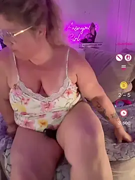 Snapshot of CurvyAnonymousGirl89 chatting on June 2026 03:29:01 PM CurvyAnonymousGirl89 online show from June 2026 03:29:01 PM