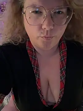 Snapshot of CurvyAnonymousGirl89 chatting on July 2026 01:51:01 PM CurvyAnonymousGirl89 online show from July 2026 01:51:01 PM