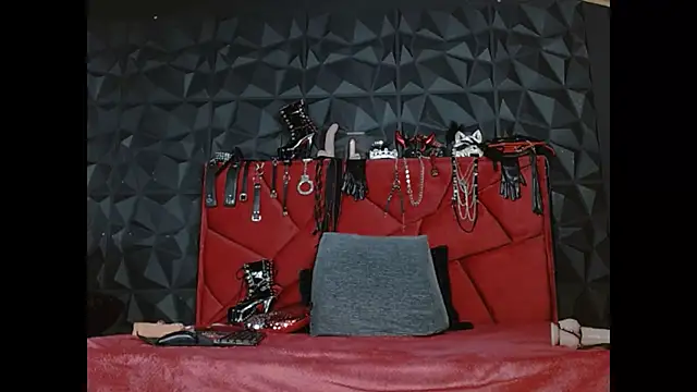 NahomiiPriestt online show from November 2025 03:29:02 AM